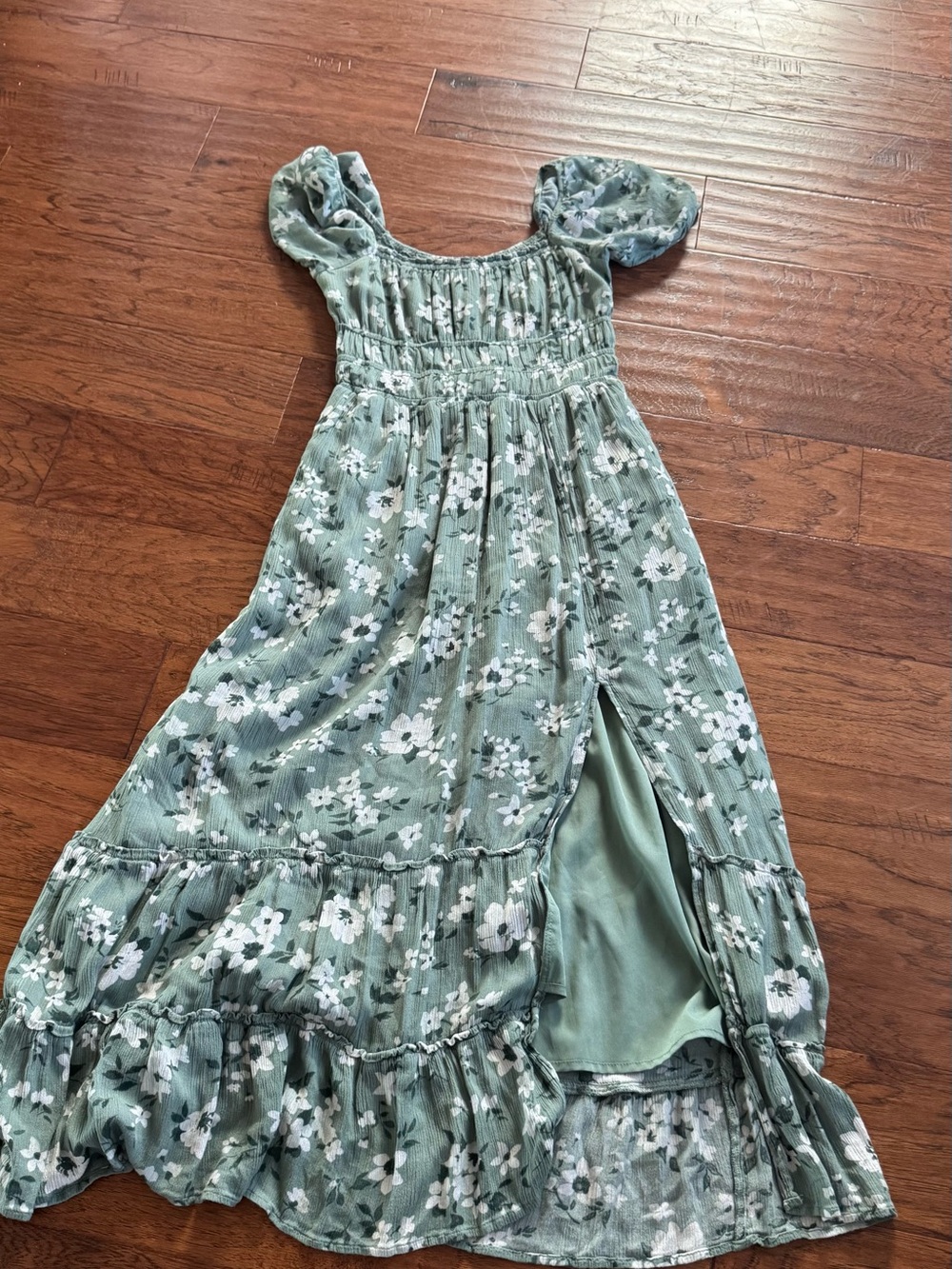 Hollister Sofia Sage Green Floral Dress - Picture 2 of 8